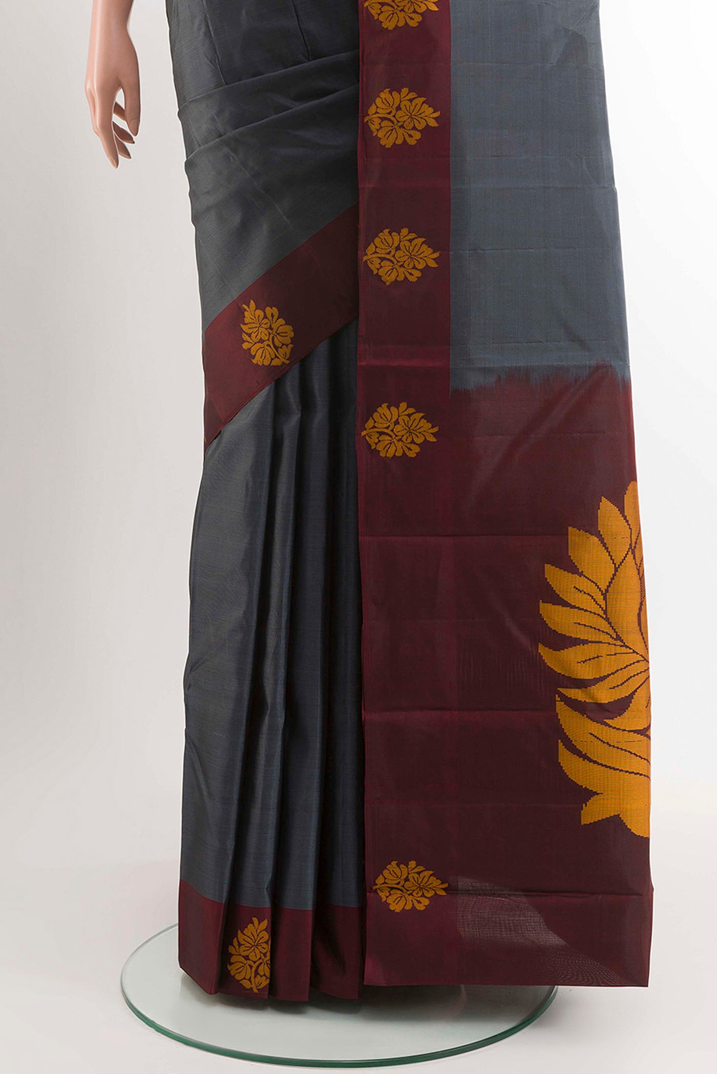 pleats pallu