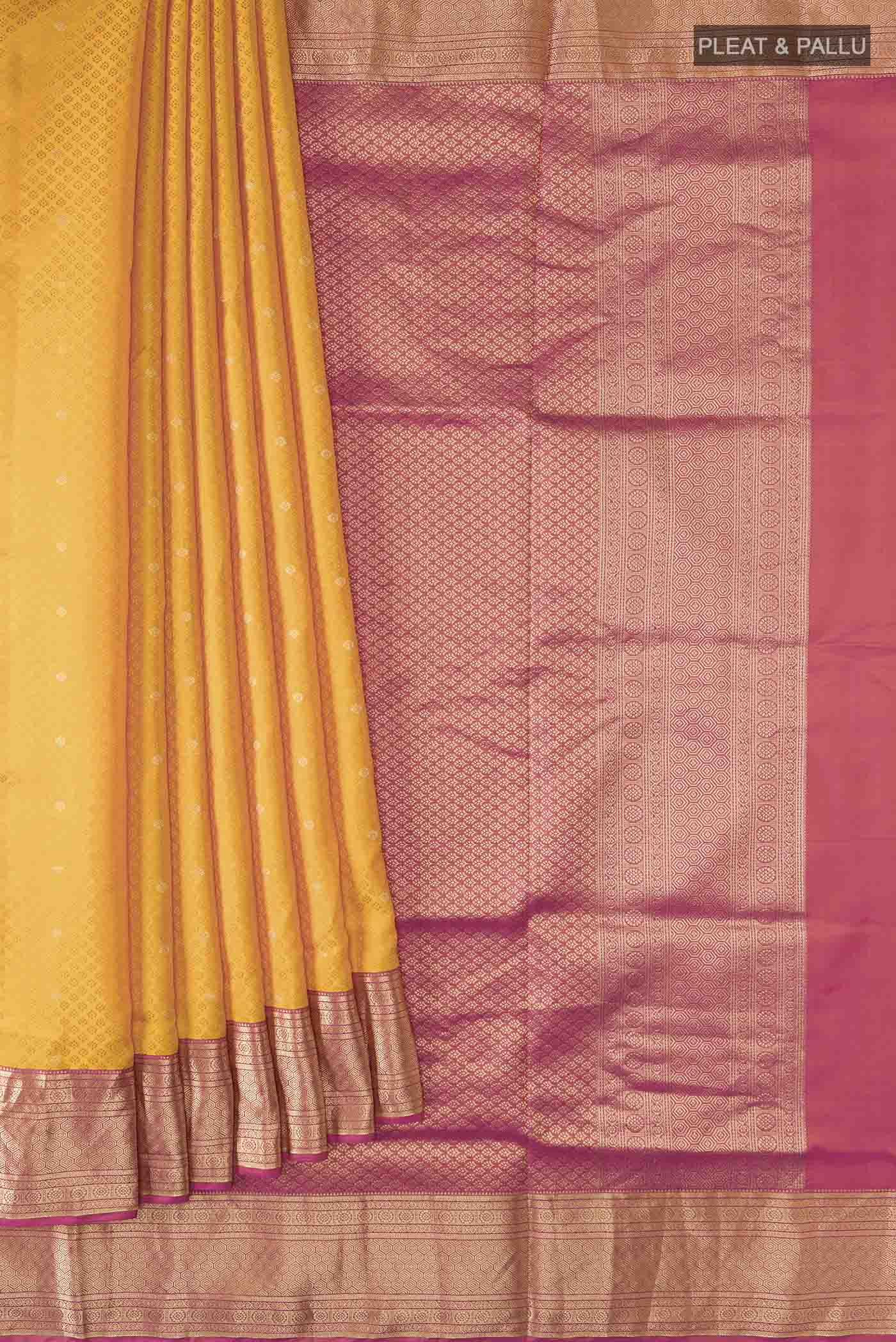 pleats pallu