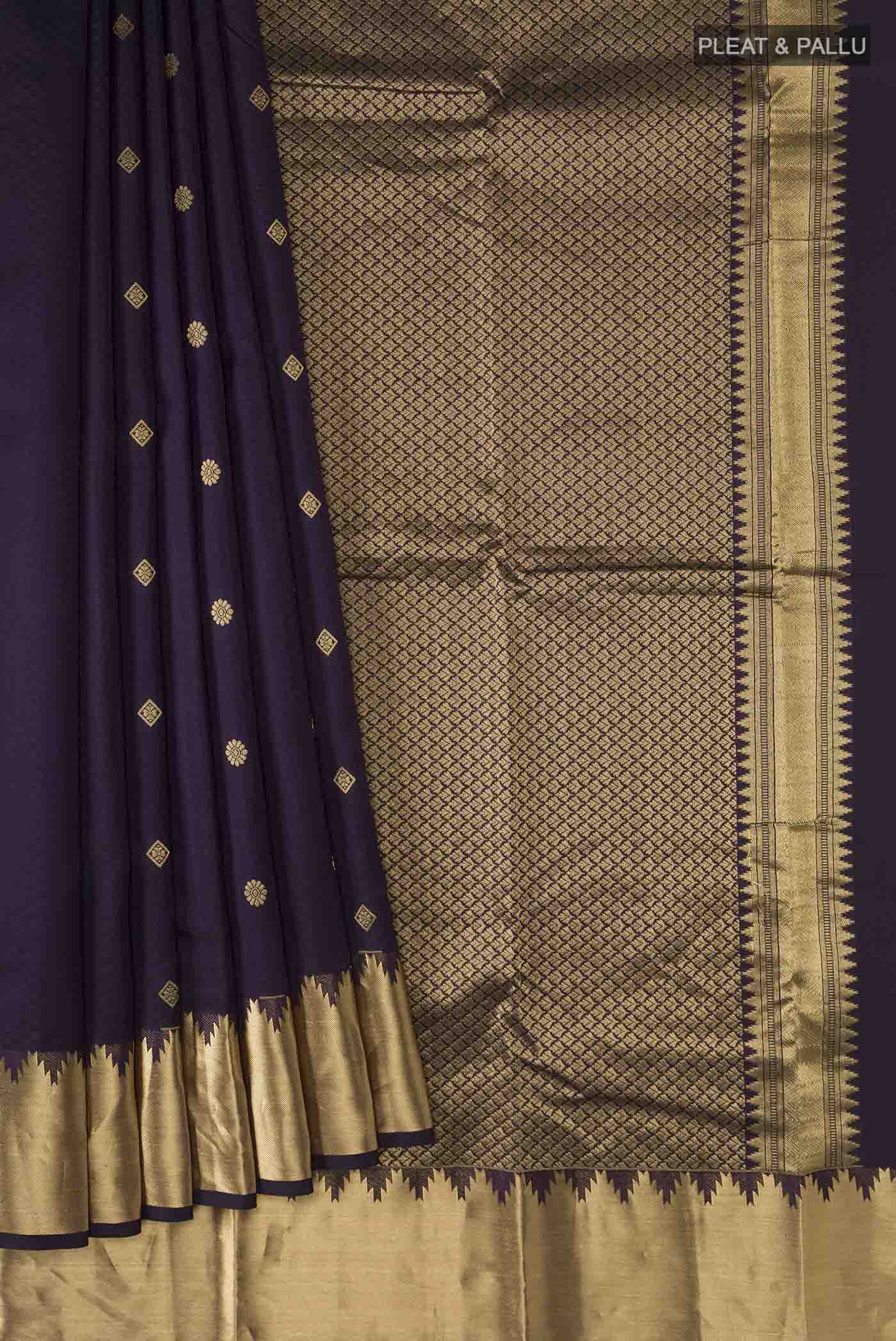 pleats pallu