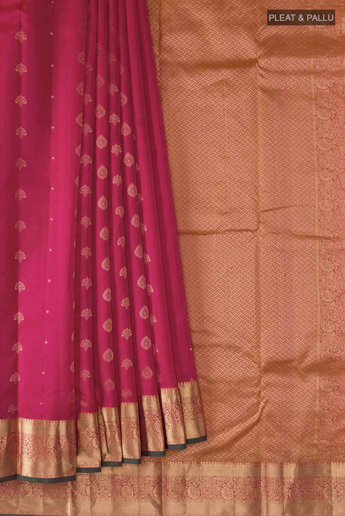 pleats pallu