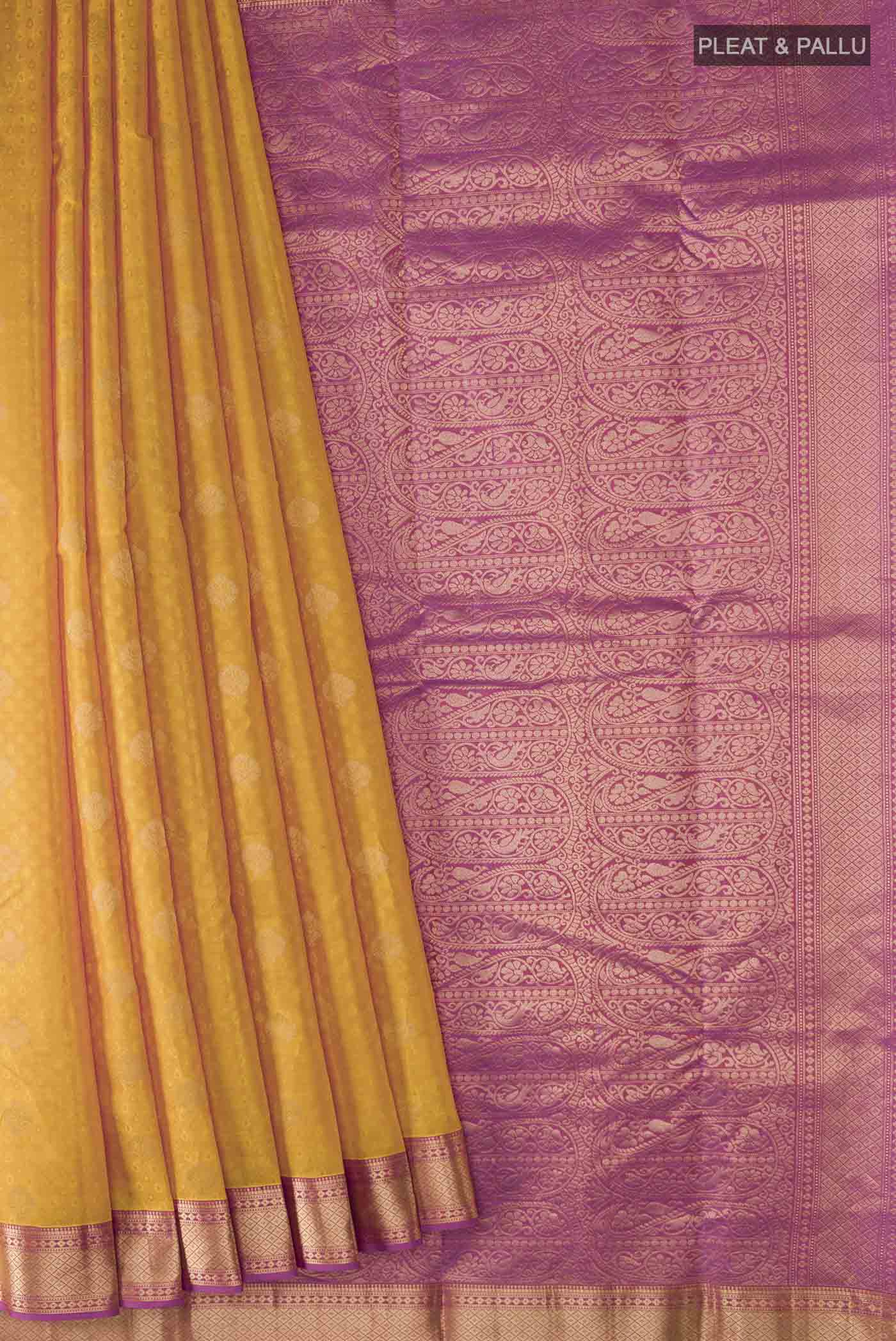 pleats pallu