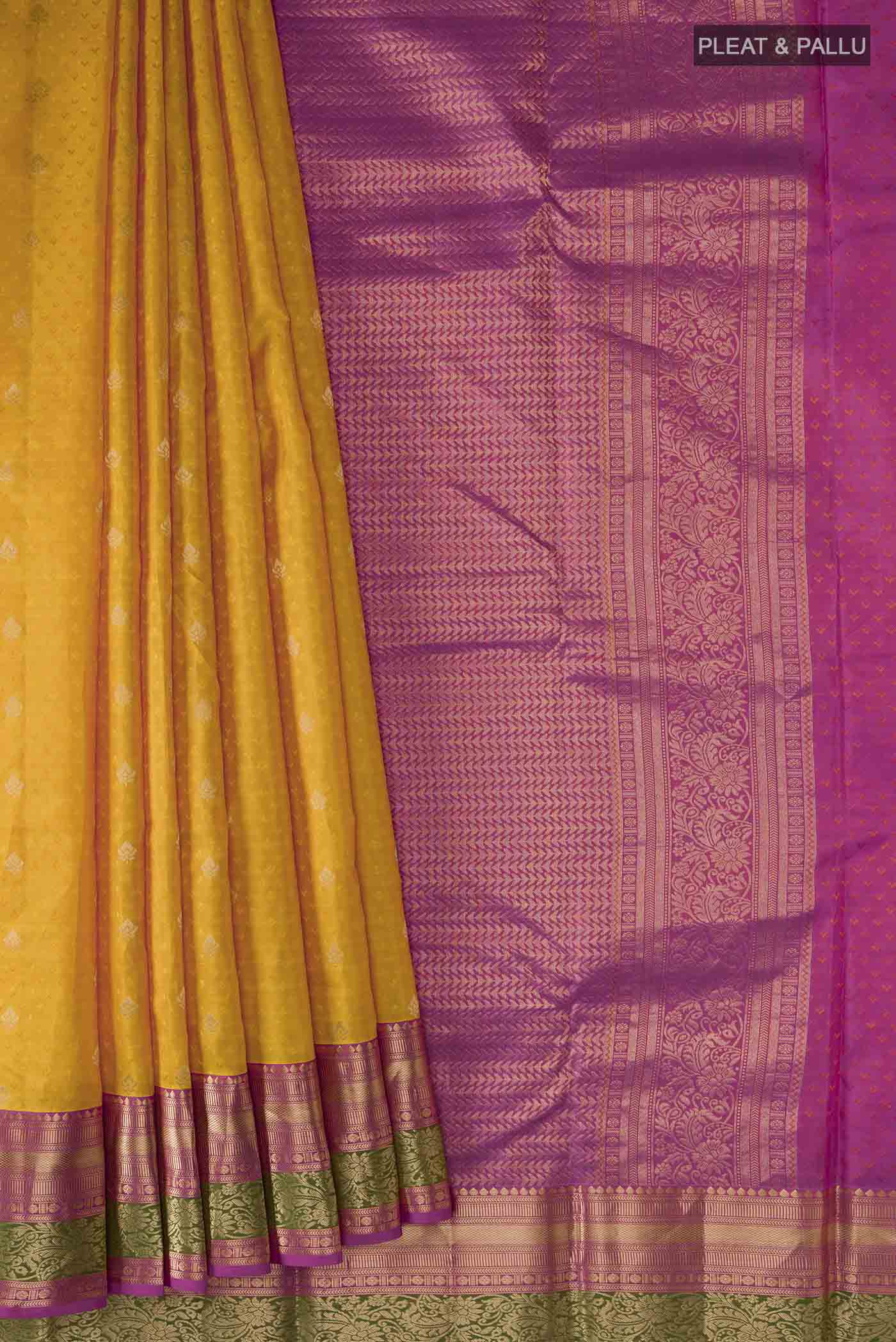 pleats pallu