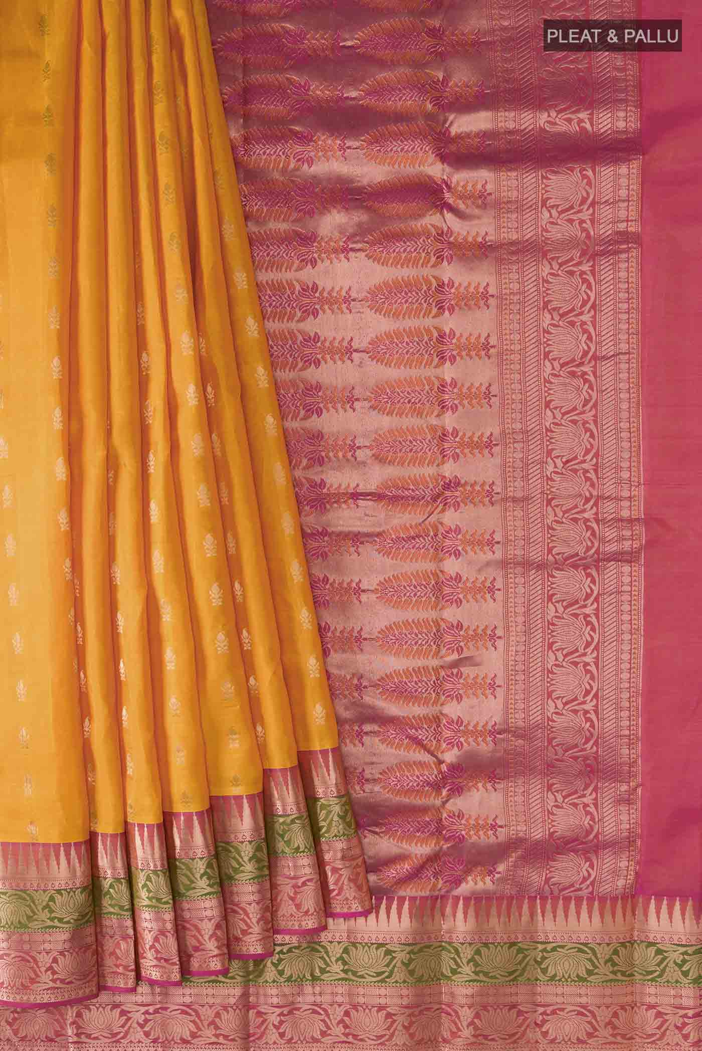 pleats pallu