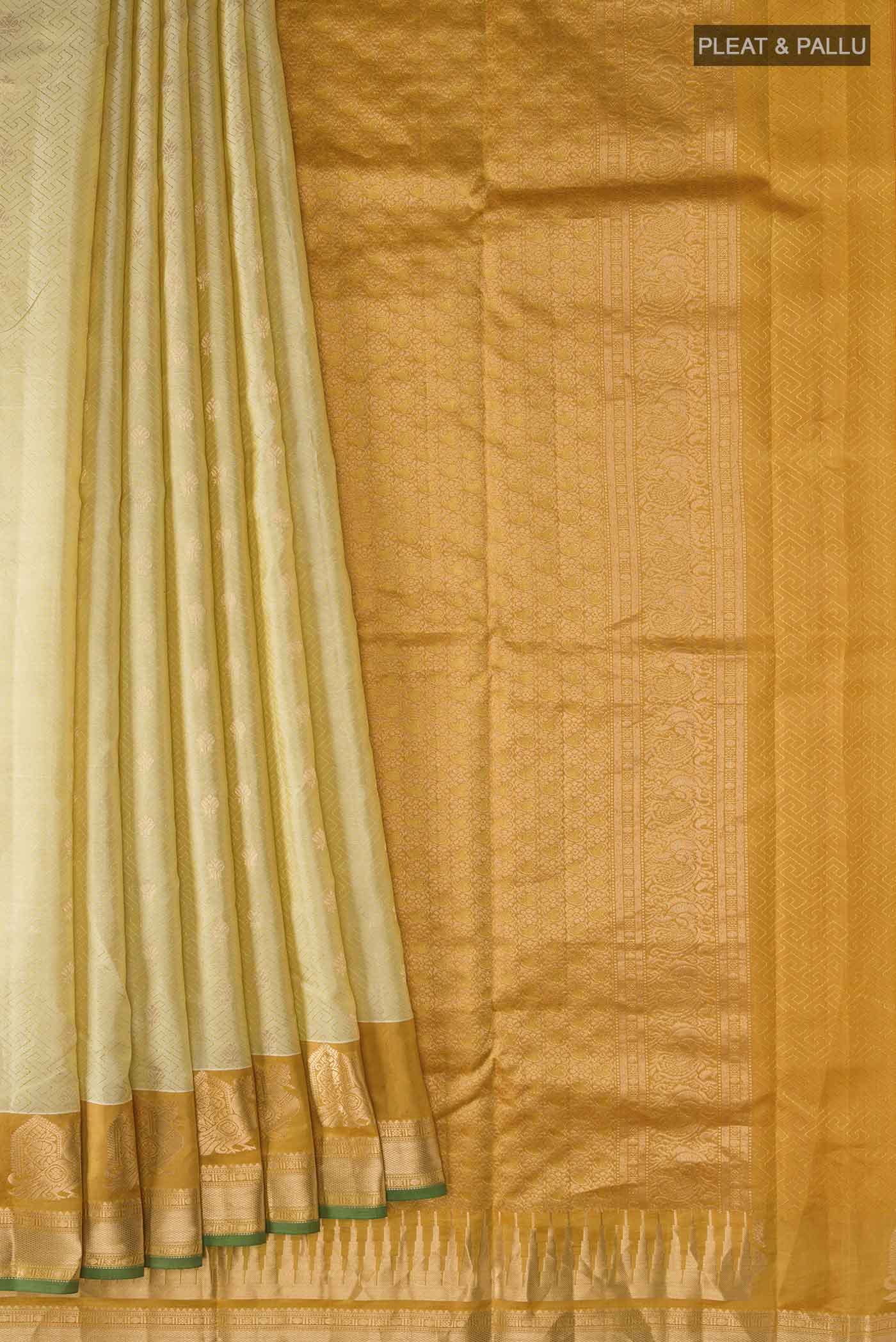 pleats pallu