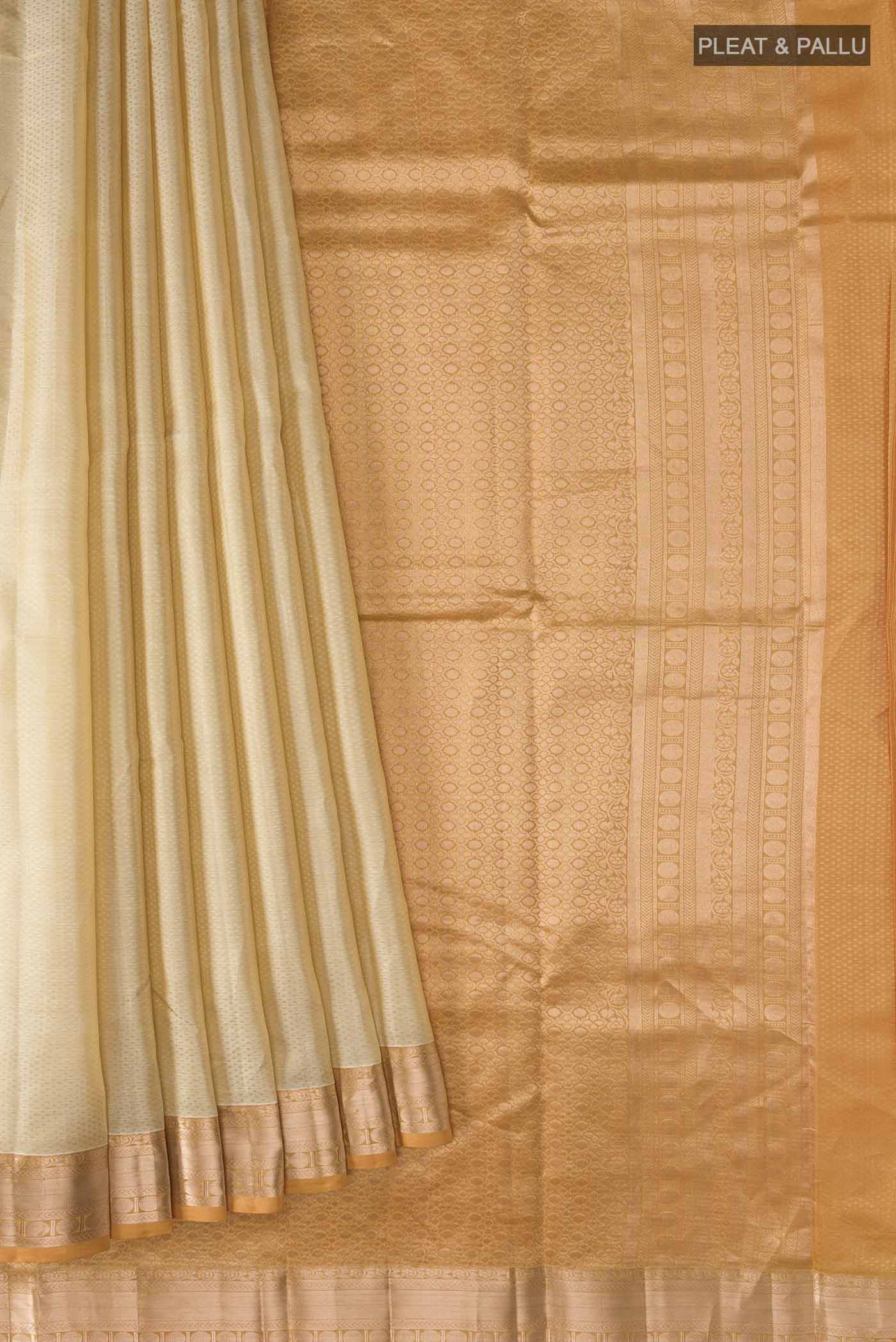 pleats pallu