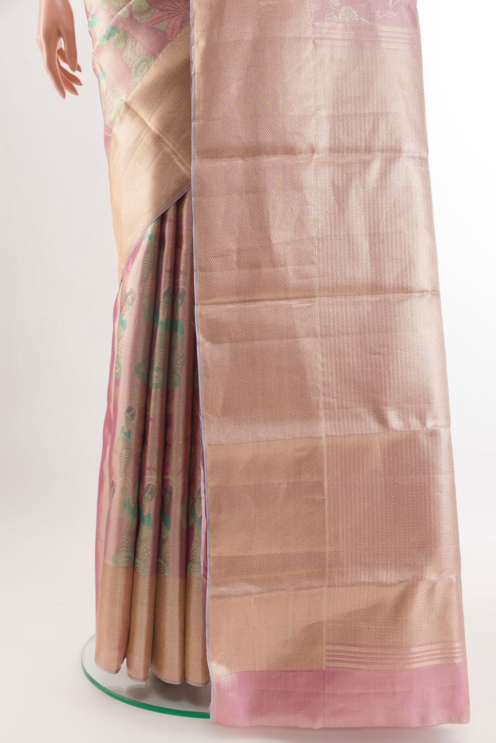Pleats and pallu of Lavender Kanchipuram Tissue Silk Saree with Zari Brocade on the body and Zari Border. 