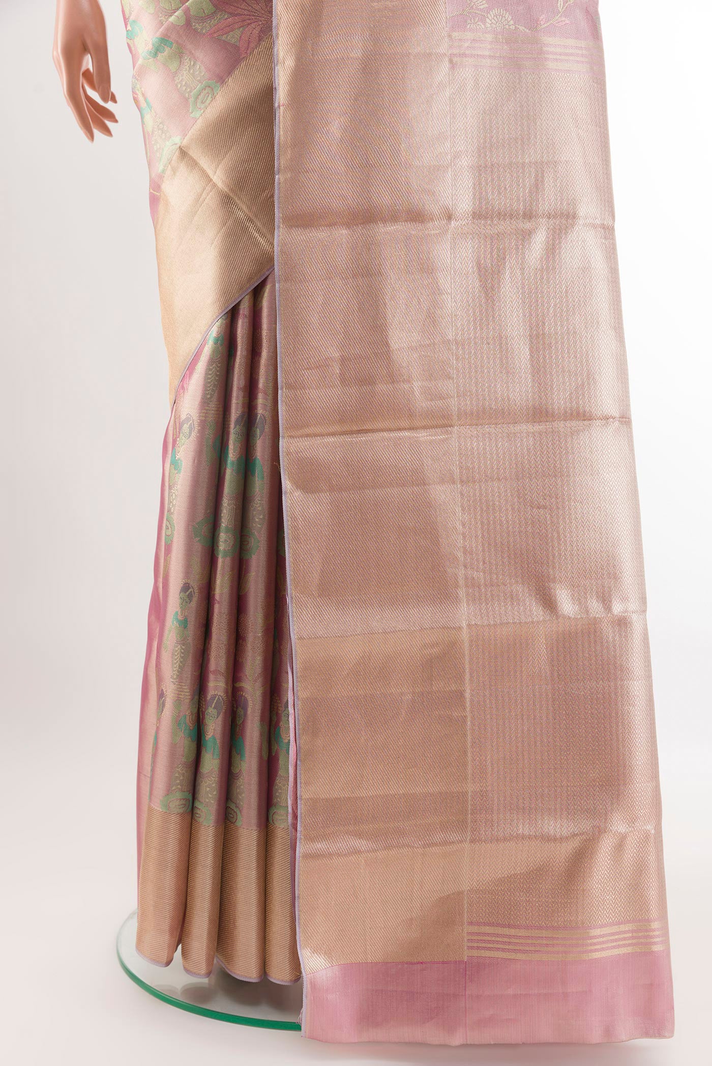 Pleats and pallu of Lavender Kanchipuram Tissue Silk Saree with Zari Brocade on the body and Zari Border. 