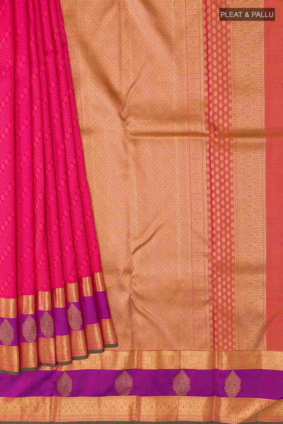 Pleats and pallu of Pink Dual Tone Kanchipuram Silk Saree with Jacquard design on the body and Zari Border