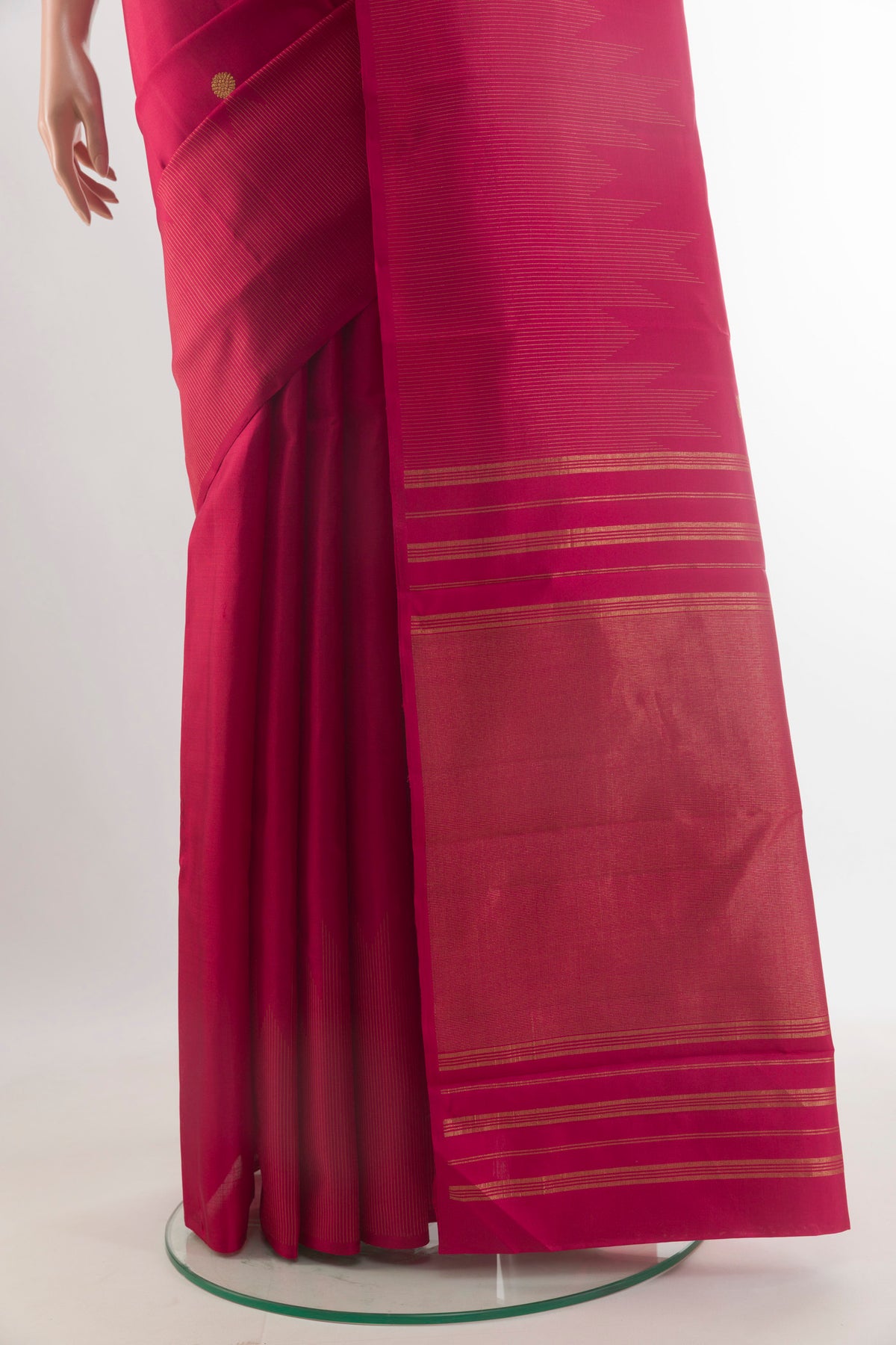 Pleats and pallu of Pure Silk Maroon Kanjivaram Saree with Zari Butta on the body and Zari Border. 