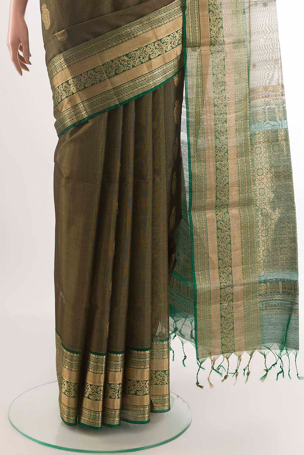 pleats pallu