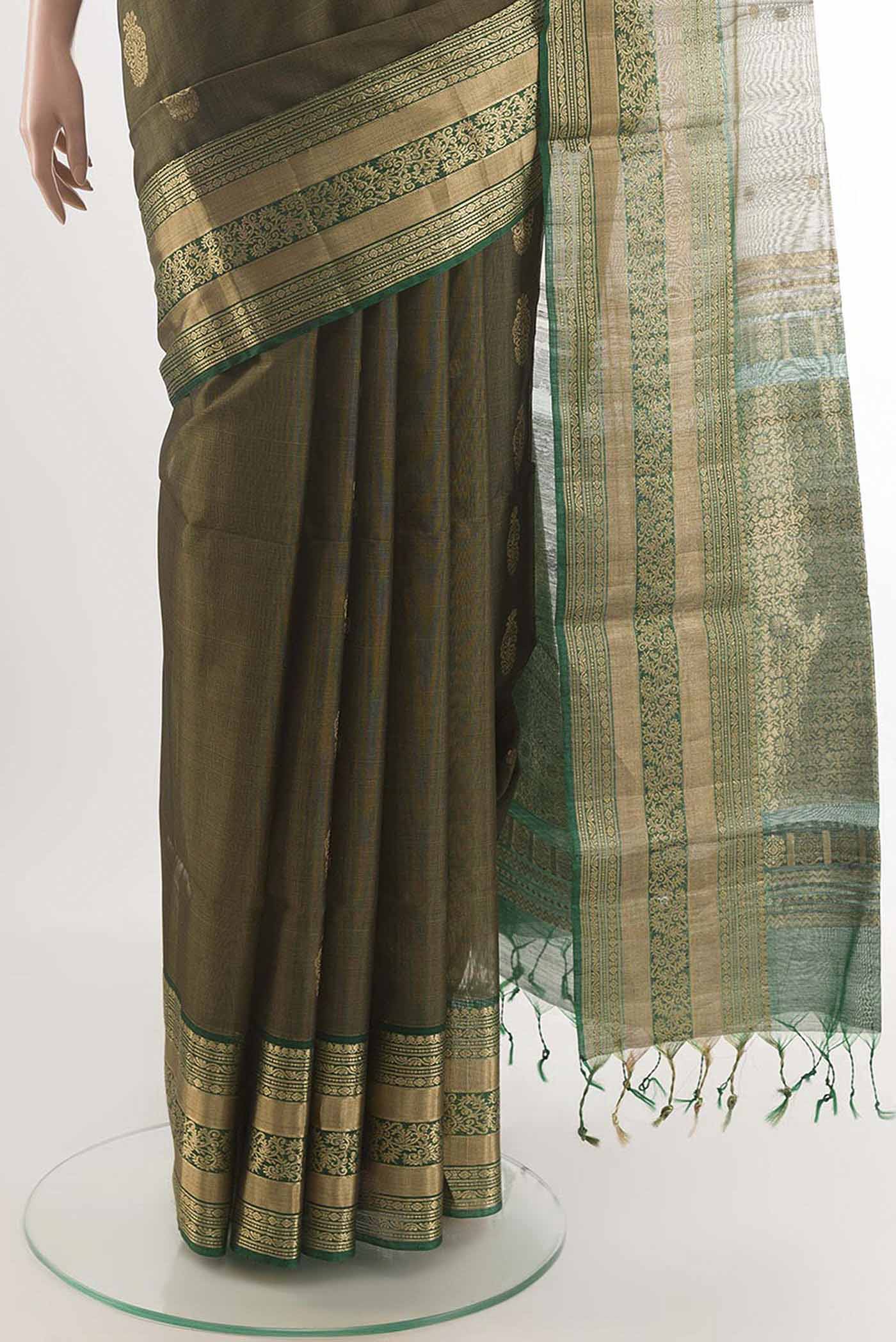 pleats pallu