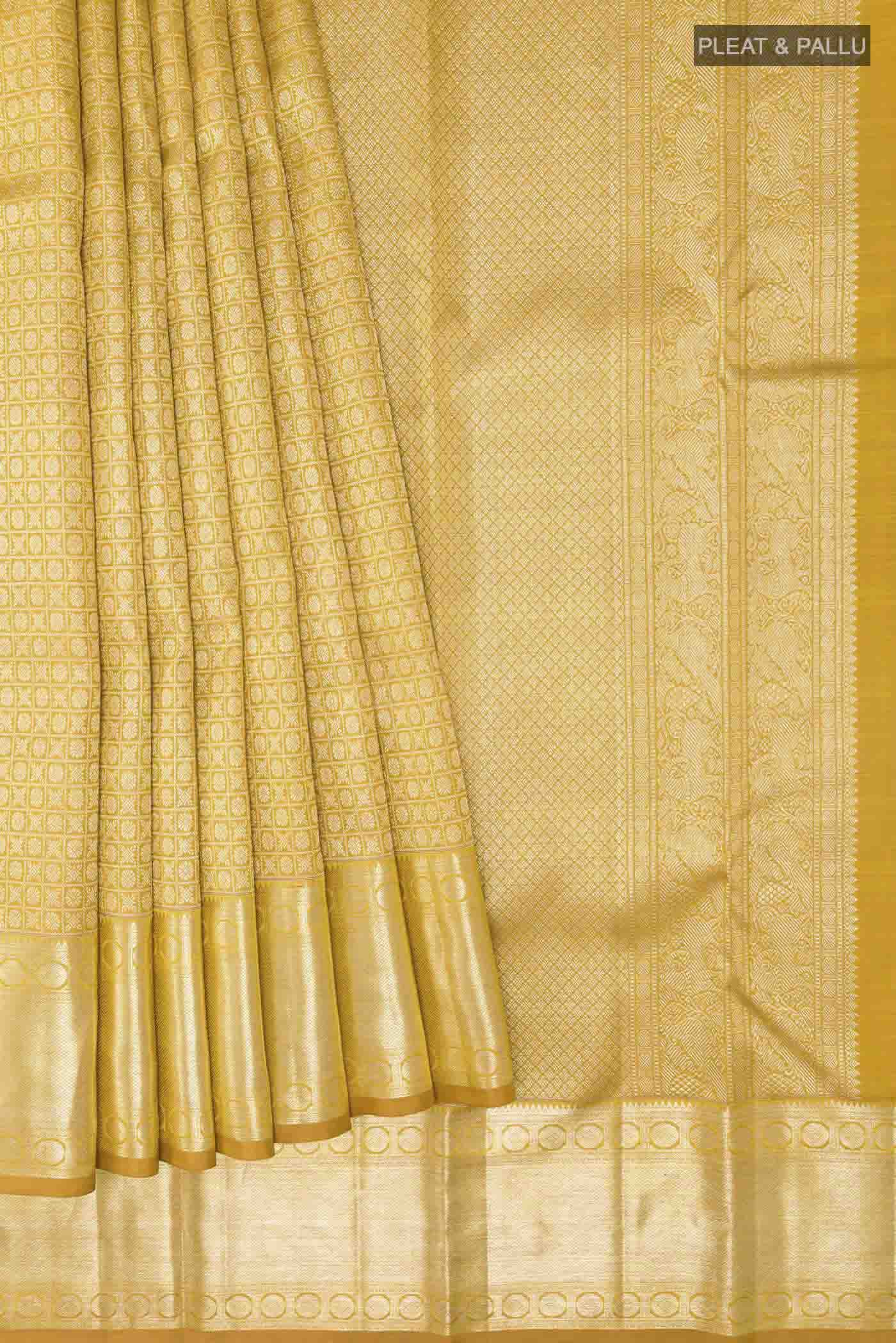 pleats pallu