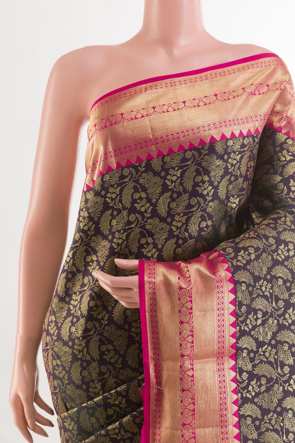 Border image of Black Kanjivaram Silk Saree with Zari Brocade on the body and Zari Border. 