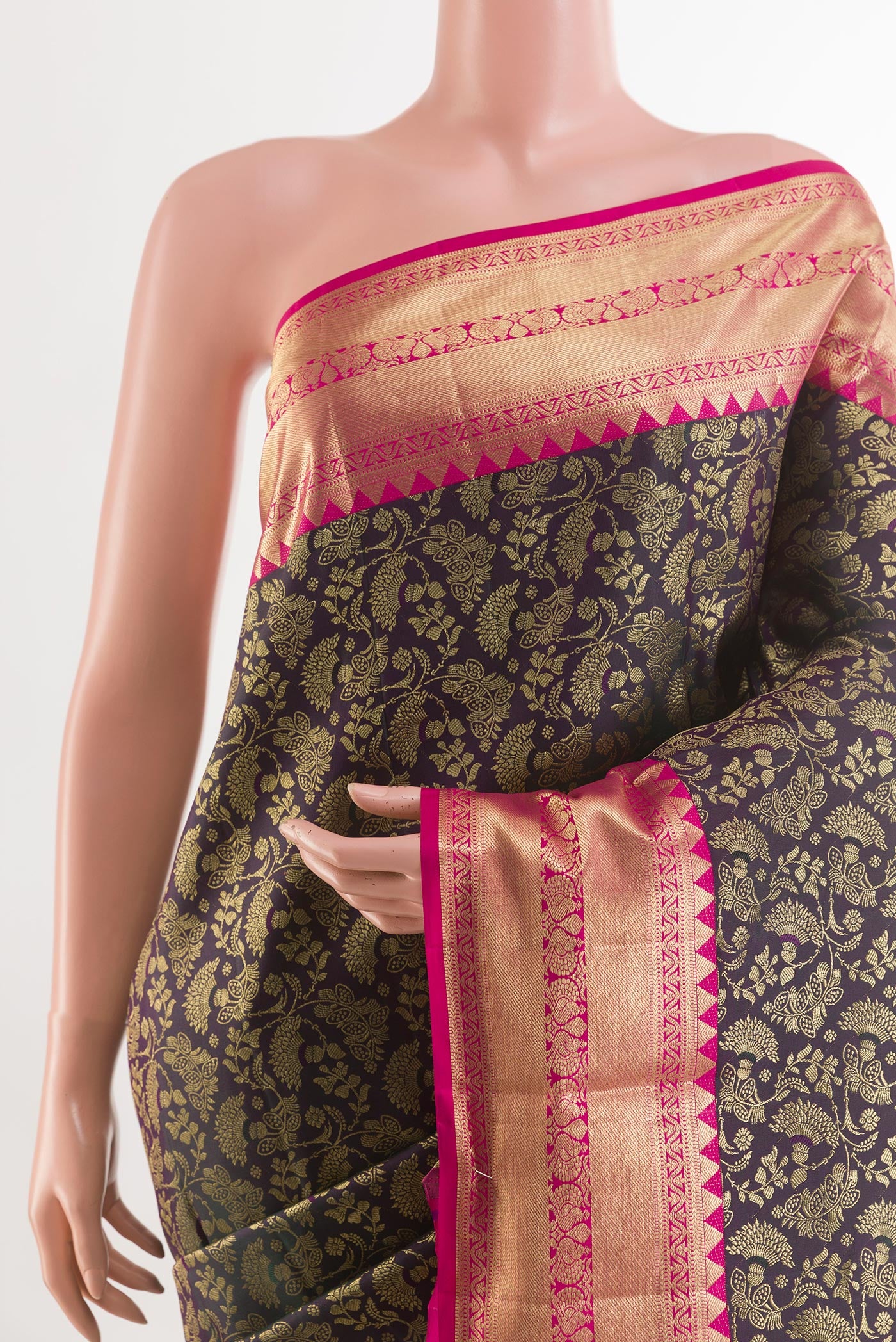 Border image of Black Kanjivaram Silk Saree with Zari Brocade on the body and Zari Border. 