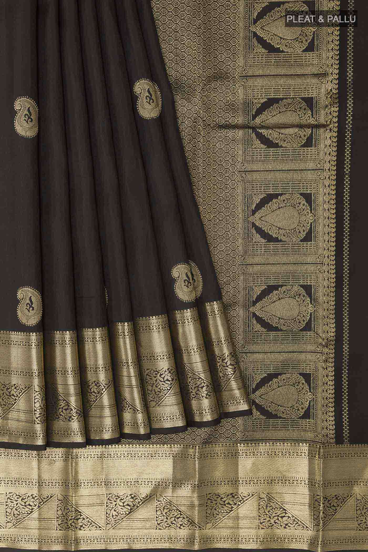 pleats pallu