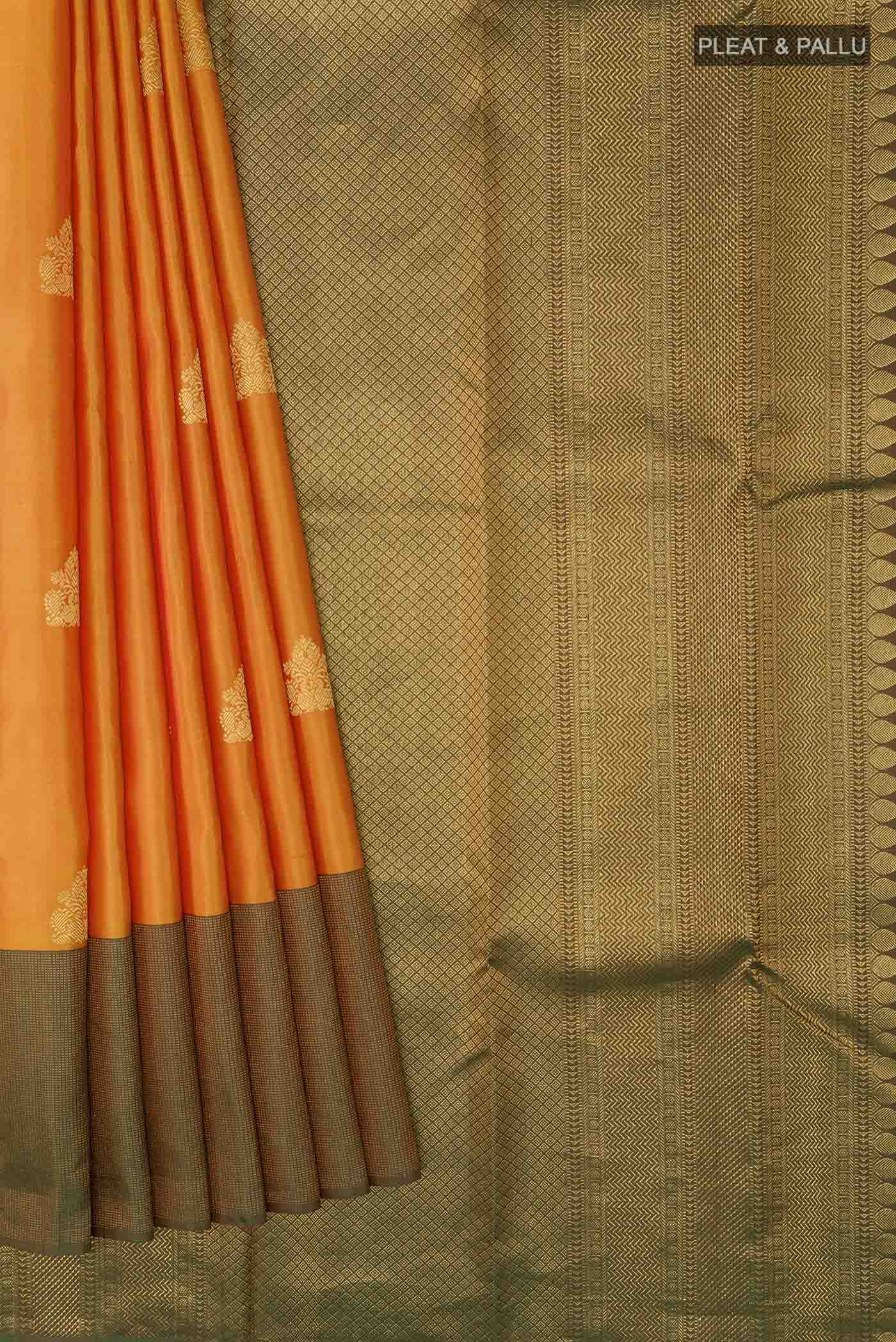 pleats pallu