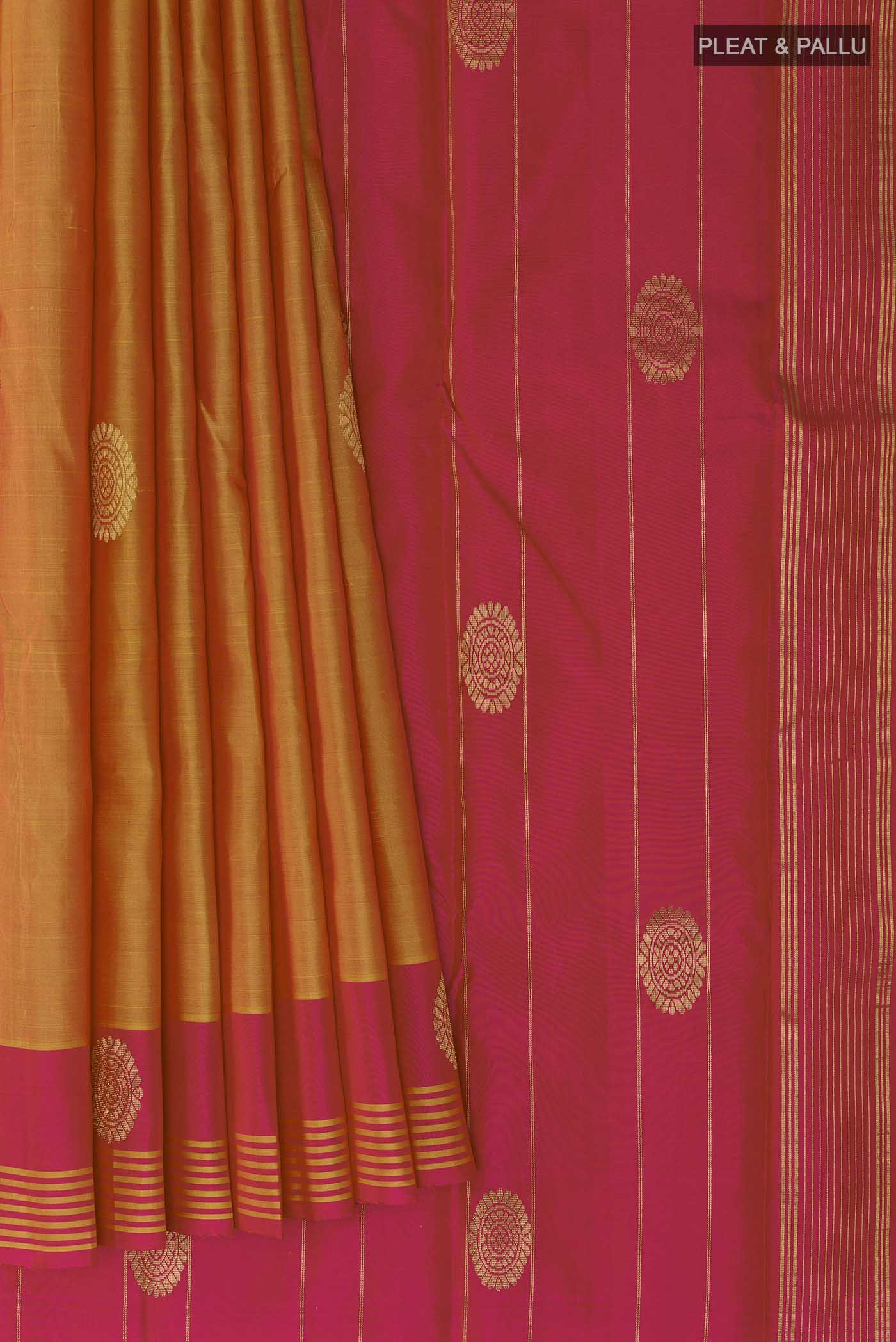 pleats pallu