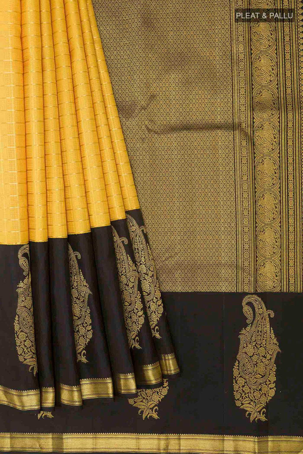 pleats pallu