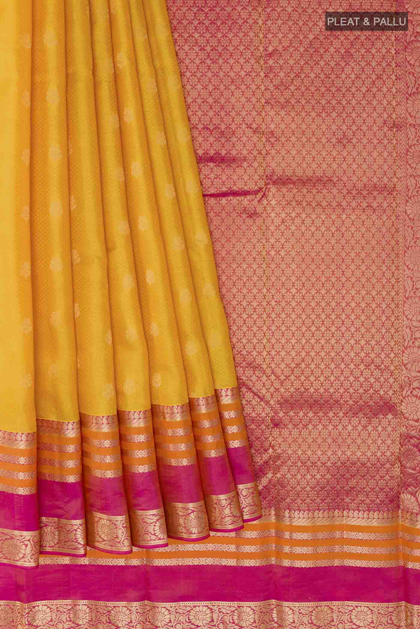 pleats pallu