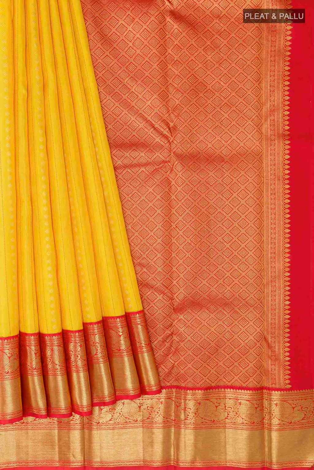 pleats pallu