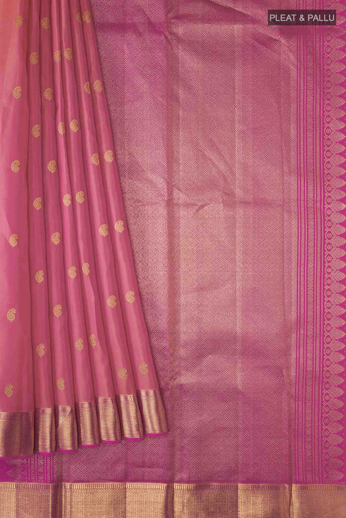 pleats pallu