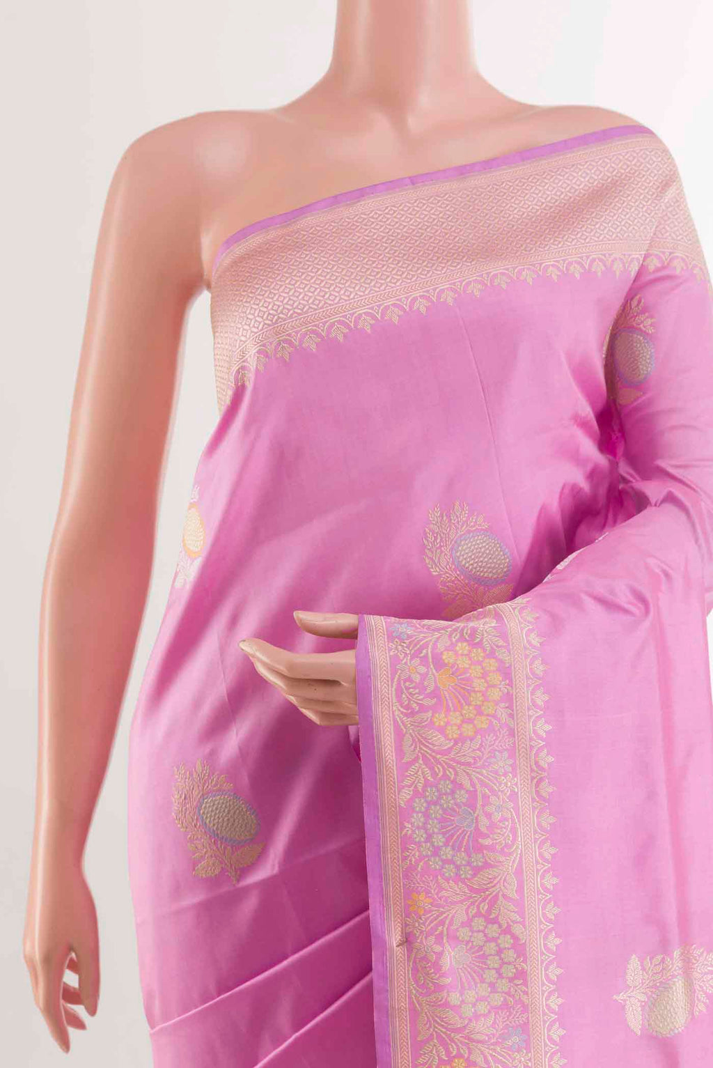 Border image of Lavender Banarasi Silk Saree with Zari Butta on the body and Zari Border