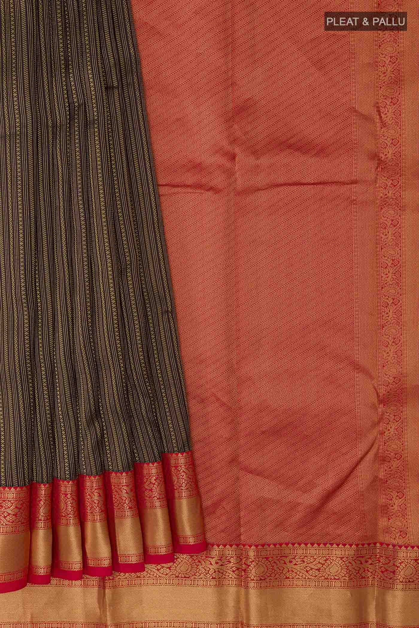 pleats pallu