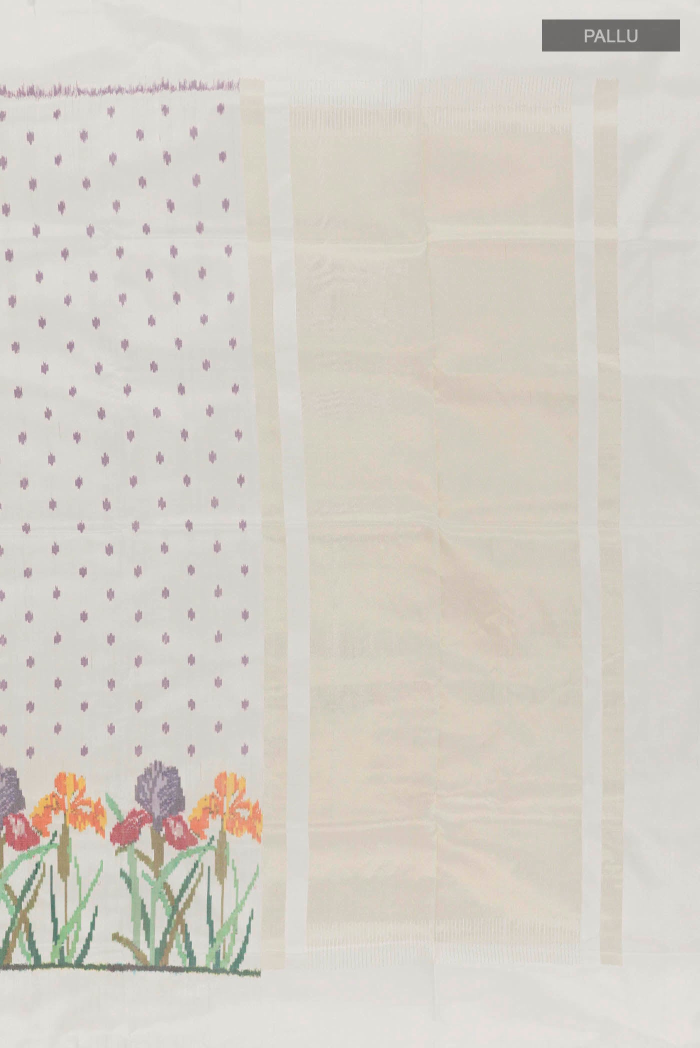Close up image of the pallu of White Pochampally Silk Saree with Pure Ikat on the body and Ikat Border