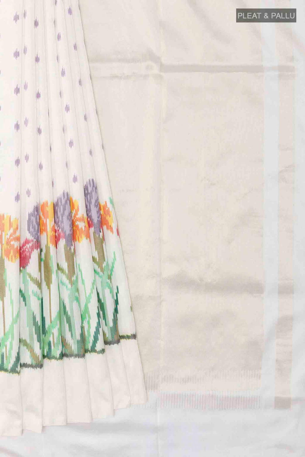 Pleats and pallu of White Pochampally Silk Saree with Pure Ikat on the body and Ikat Border