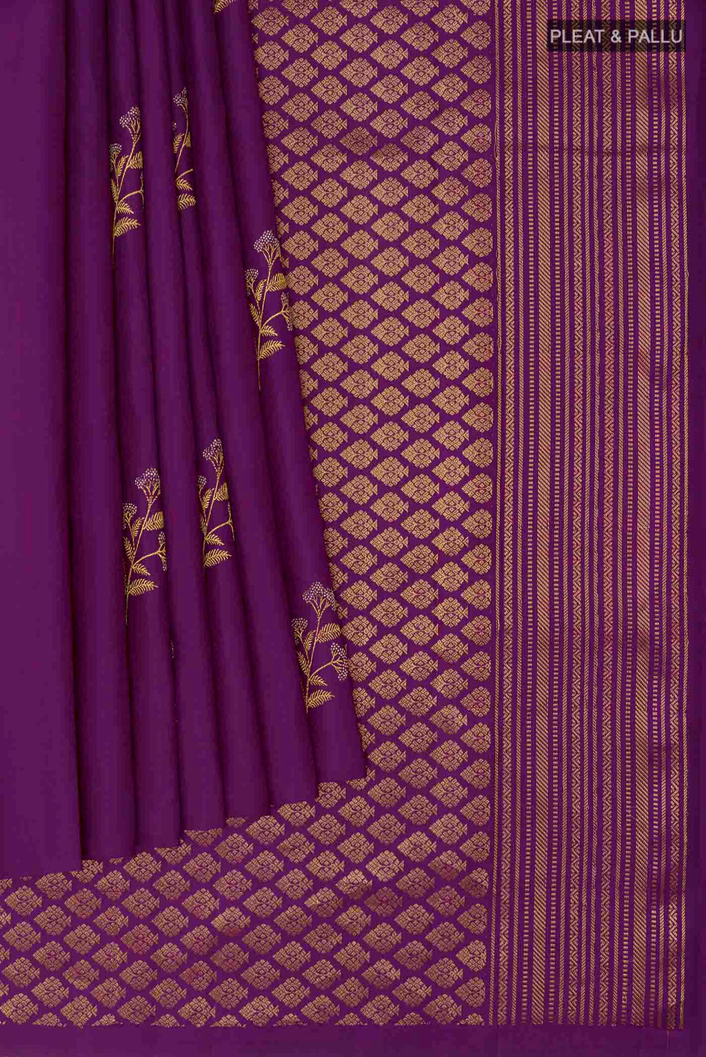 Pleats and pallu of Dark Blue Kanchipuram Silk Saree with Zari Butta on the body and Zari Border