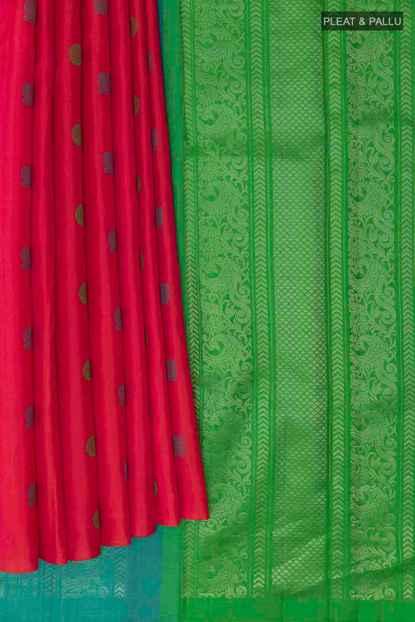 Pleats and pallu of Pink Kanchipuram Silk Saree with Thread Butta on the body and Without Border