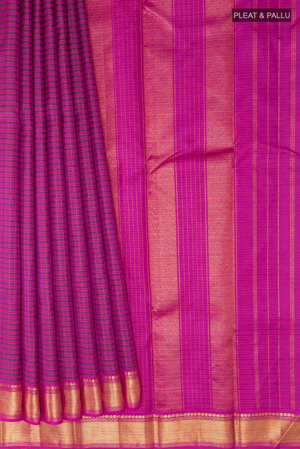 Pleats and pallu of Dark Pink Kanchipuram Silk Saree with Checked design on the body and Plain Border