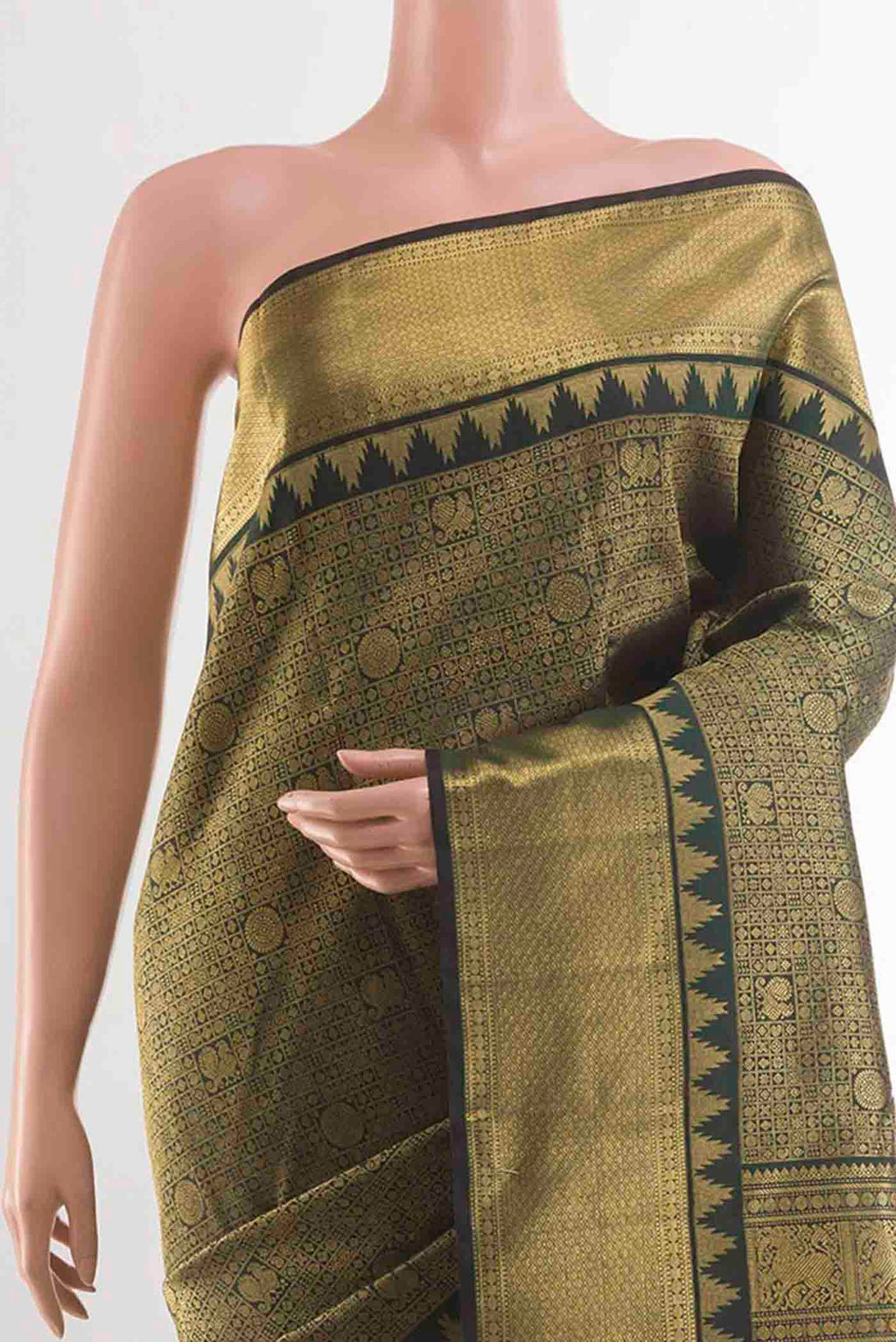 Border image of Pure Silk Pure Zari Black Kanchipuram Saree with Zari Brocade on the body and Zari Border