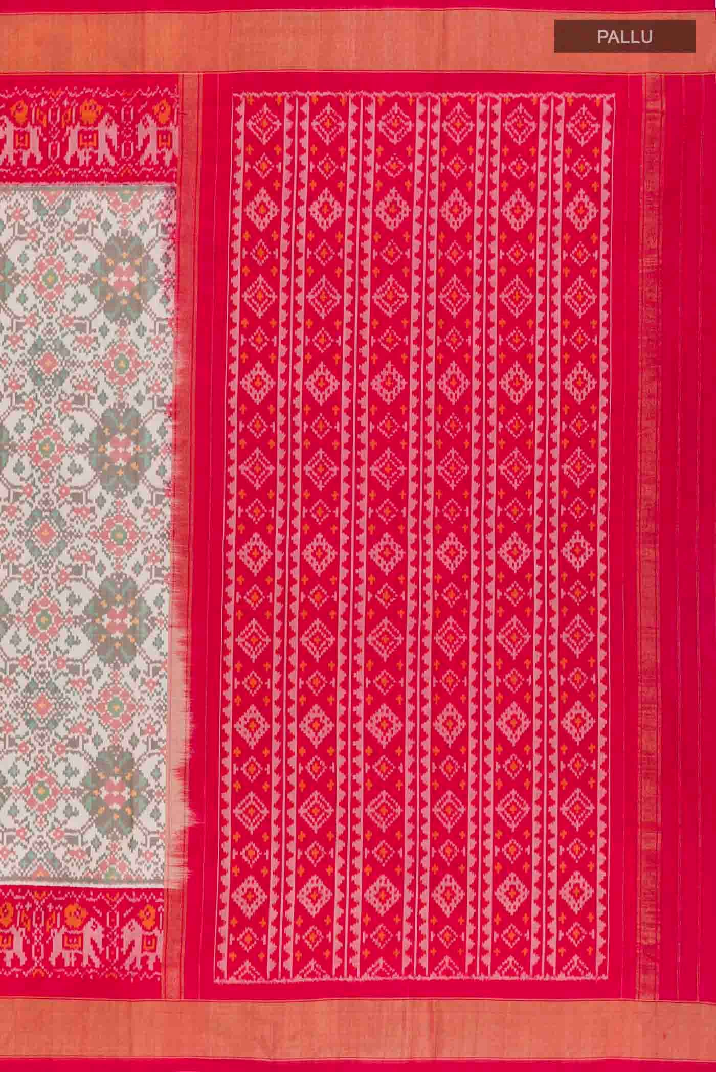 Close up image of the pallu of Off White Pochampally Silk Saree with Pure Ikat on the body and Zari Border