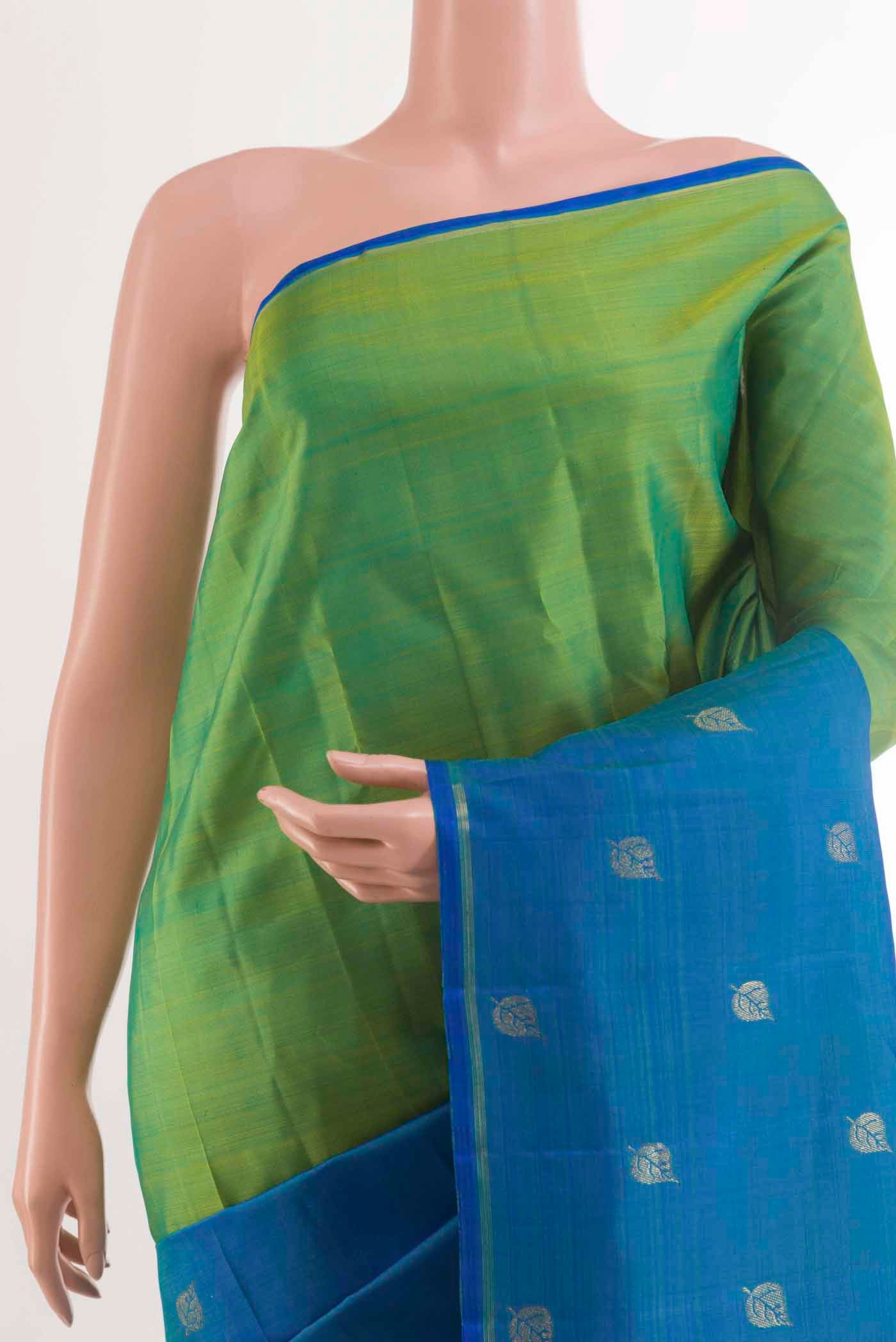 Border image of Blue Kanjivaram Silk Saree with Half And Half on the body and Rising Temple Border. 