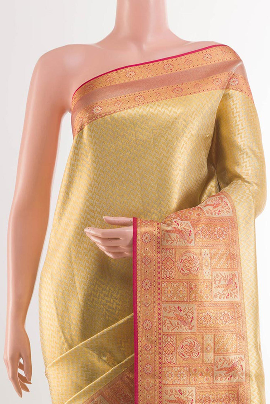Border image of Golden Kanchipuram Silk Saree with Zari Brocade on the body and Plain Border. 