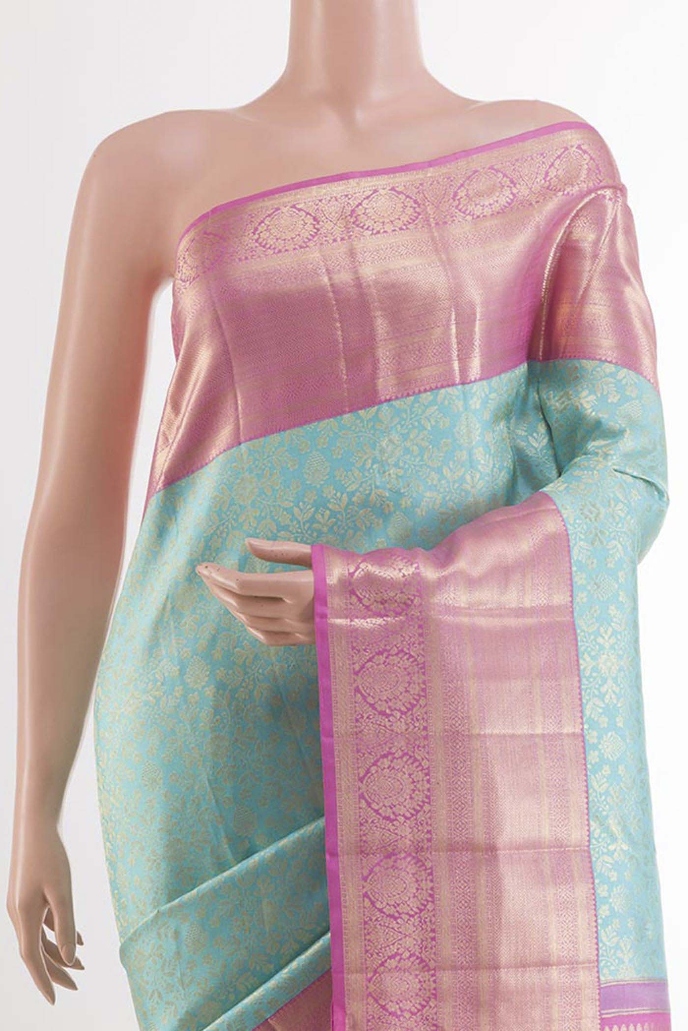 Border image of Blue Kanchipuram Silk Saree with Zari Brocade on the body and Zari Border. 
