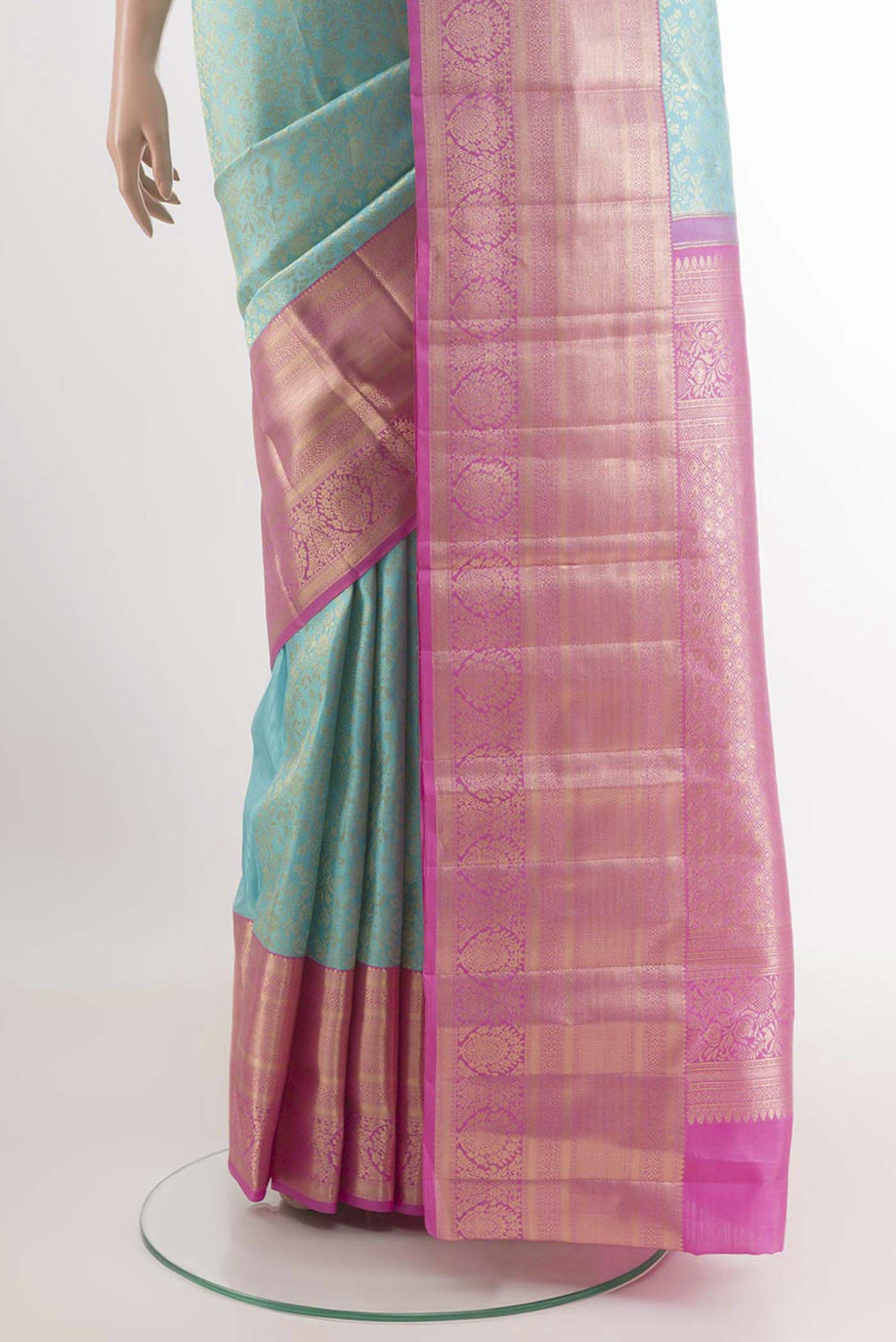Pleats and pallu of Blue Kanchipuram Silk Saree with Zari Brocade on the body and Zari Border. 