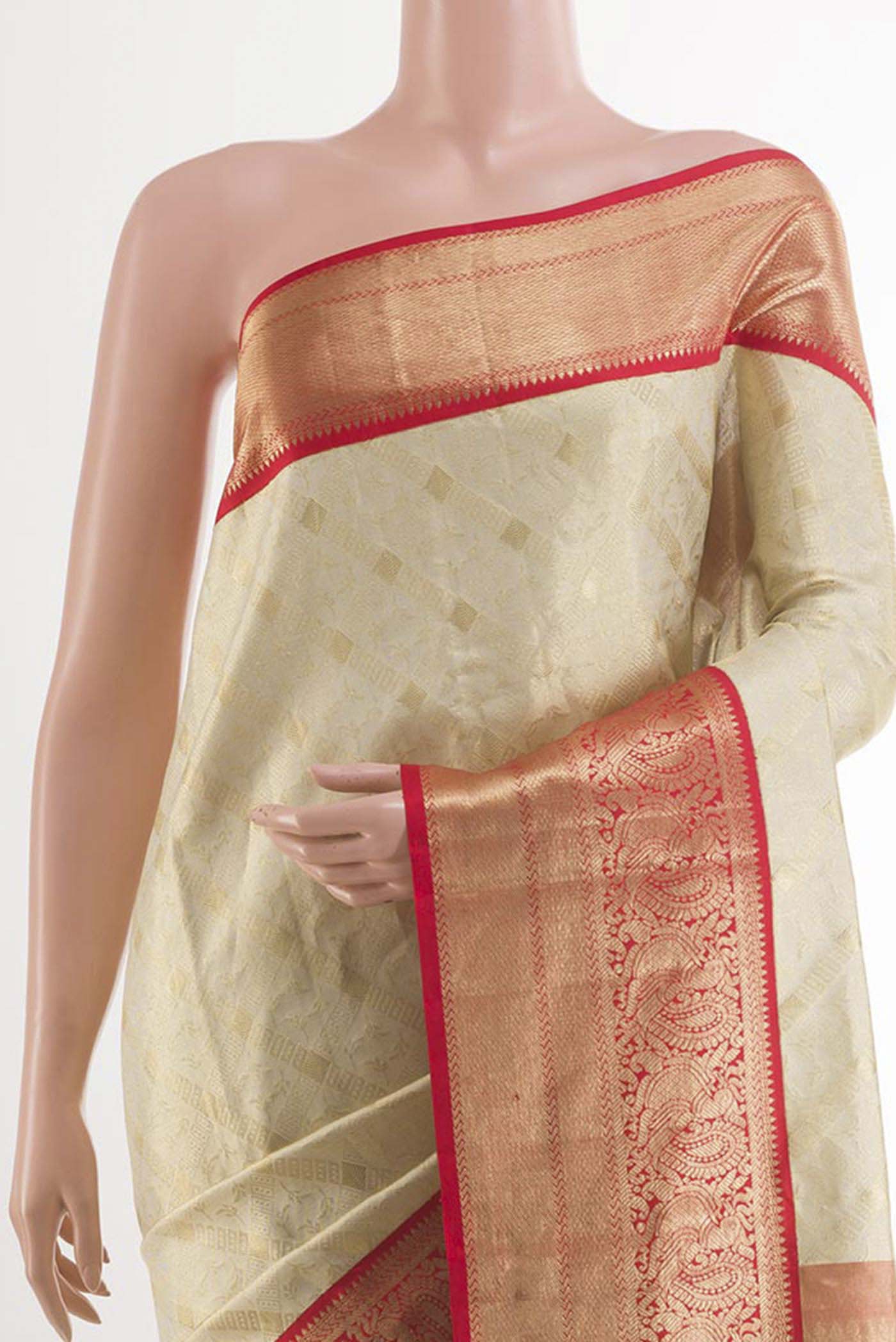 Border image of Off White Kanchipuram Silk Saree with Zari Brocade on the body and Zari Border. 