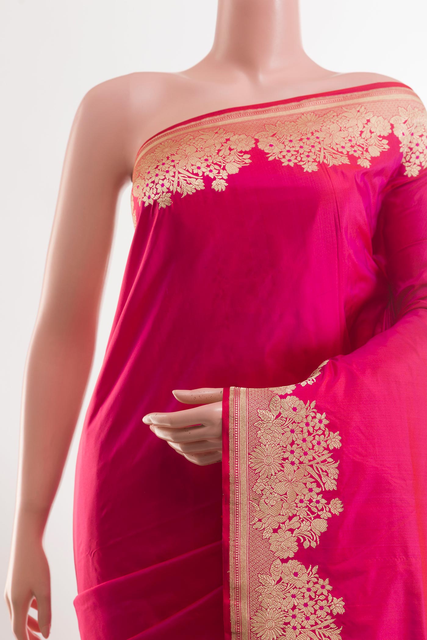 Border image of Pink Banarasi Silk Saree with Plain Body and Zari Border. 