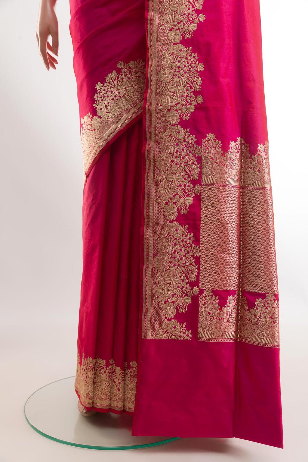 Pleats and pallu of Pink Banarasi Silk Saree with Plain Body and Zari Border. 