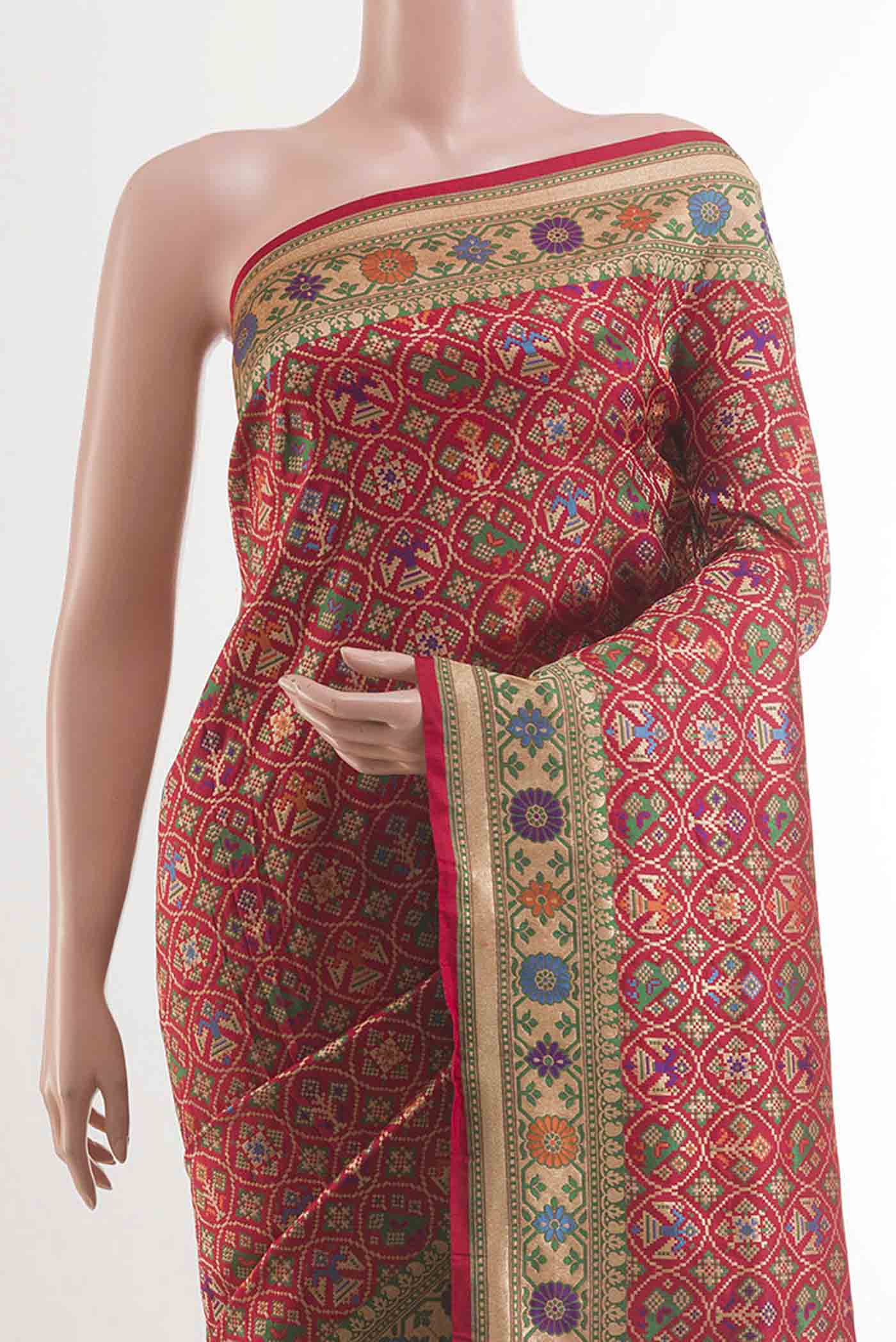 Border image of Red Banarasi Silk Saree with Jamdani on the body and Zari Border. 