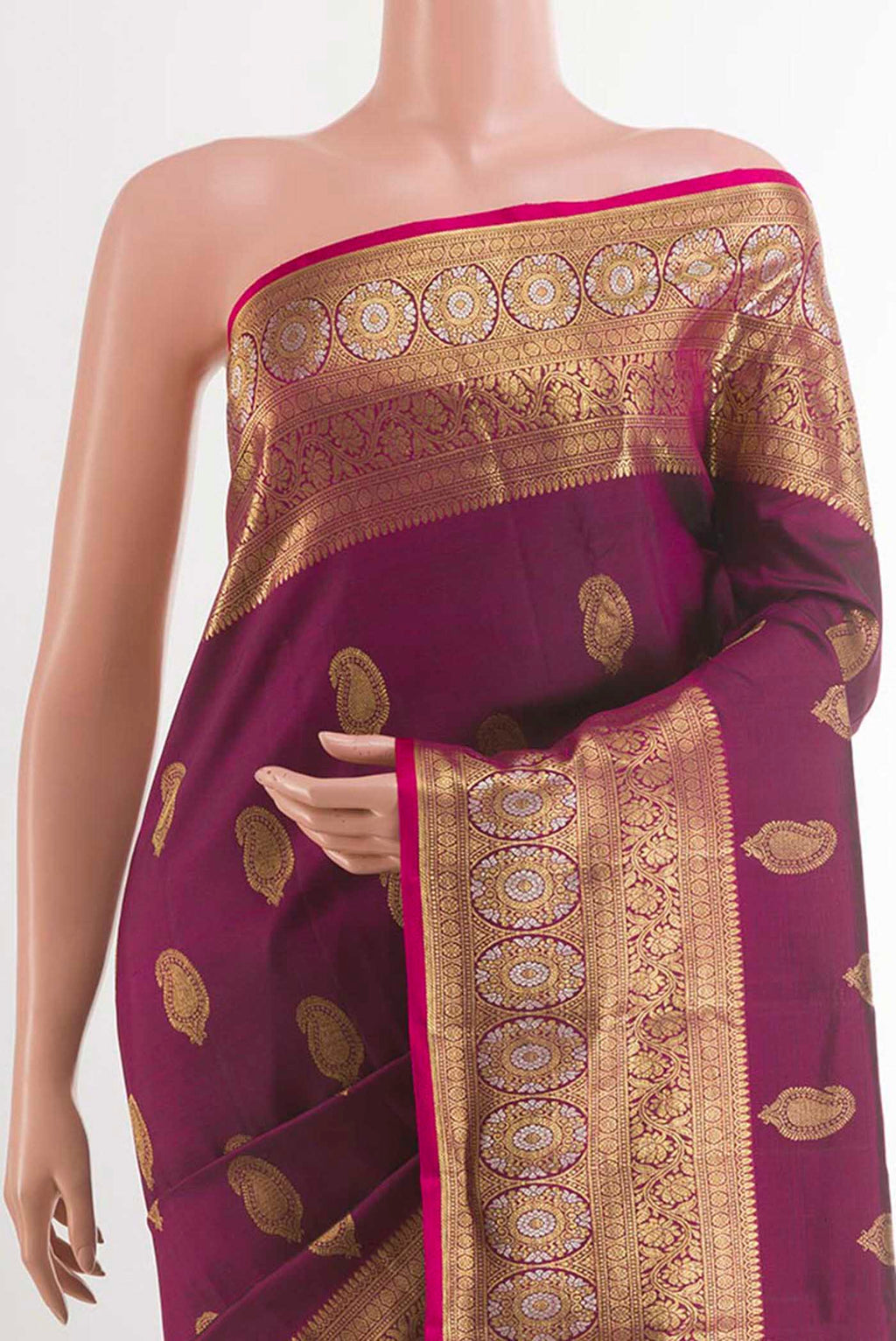 Border image of Purple Kanjivaram Silk Saree with Zari Butta on the body and Zari Border. 