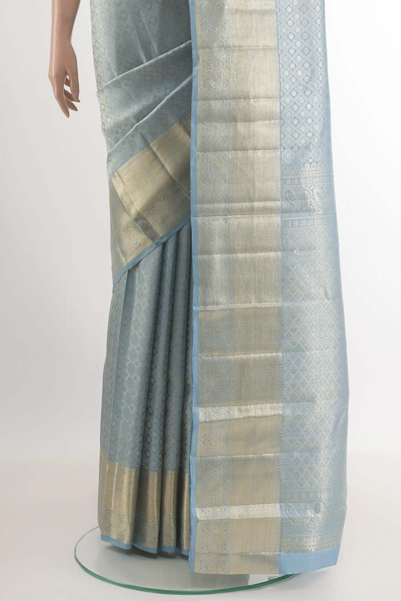 Pleats and pallu of Blue Kanchipuram Silk Saree with Zari Brocade on the body and Zari Border. 