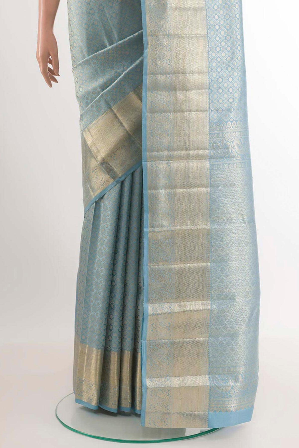 Pleats and pallu of Blue Kanchipuram Silk Saree with Zari Brocade on the body and Zari Border. 