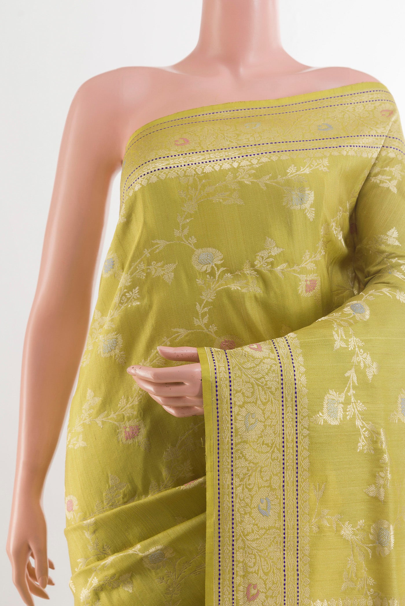 Border image of Green Banarasi Tussar Silk Saree with Zari Brocade on the body and Zari Border. 