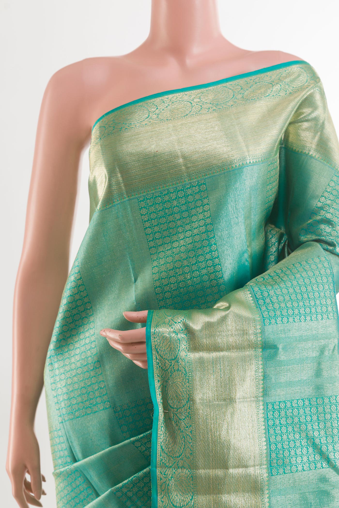 Border image of Blue Kanchipuram Silk Saree with Zari Brocade on the body and Zari Border. 