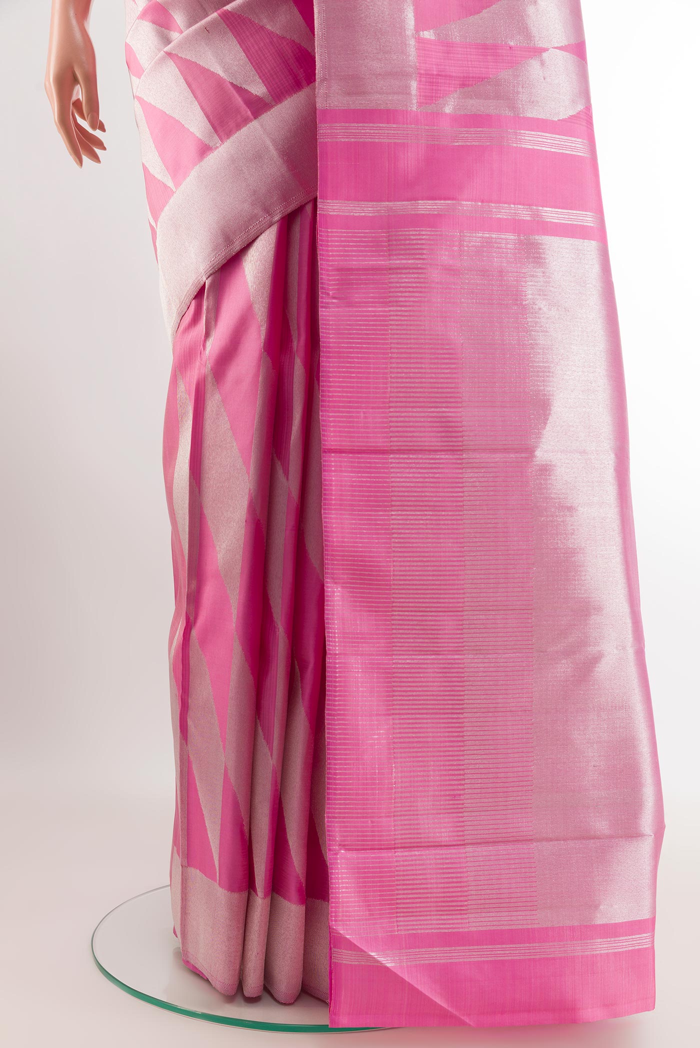 Pleats and pallu of Pink Kanchipuram Silk Saree with Zari Brocade on the body and Zari Border. 