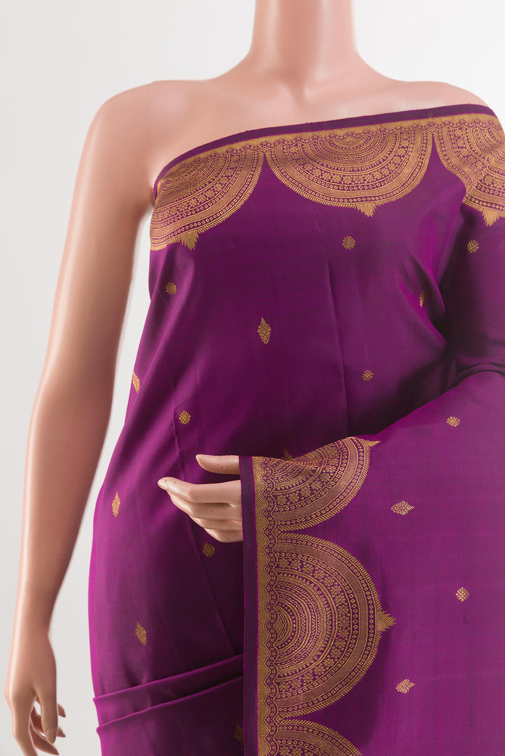 Border image of Purple Kanjivaram Silk Saree with Zari Butta on the body and Zari Border. 
