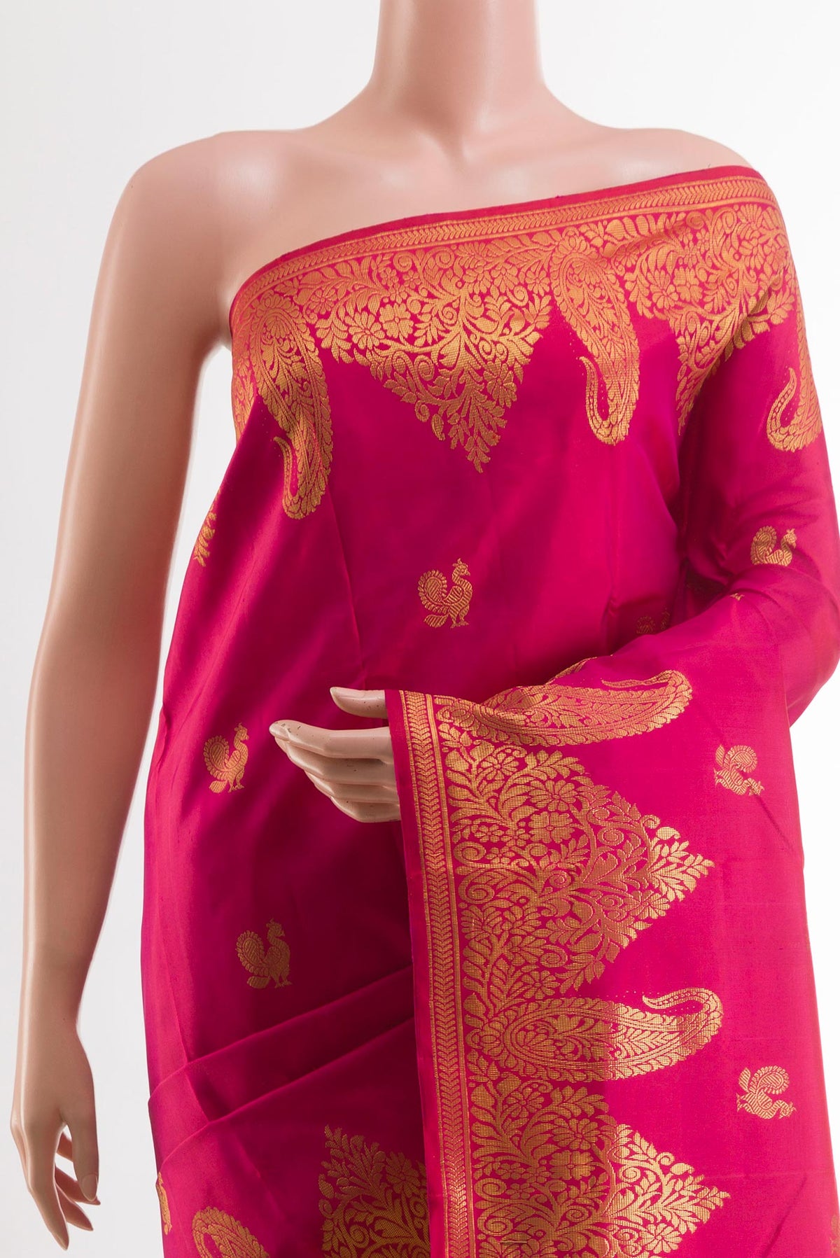 Border image of Pink Kanjivaram Silk Saree with Zari Butta on the body and Zari Border. 